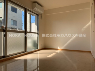 明るい室内です