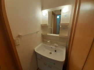 コンパクトで使いやすい洗面所