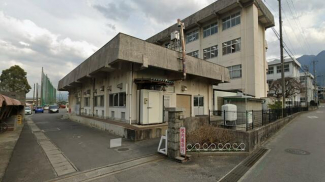 中萩小学校まで1100m