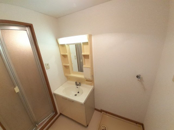 明るい洗面所です