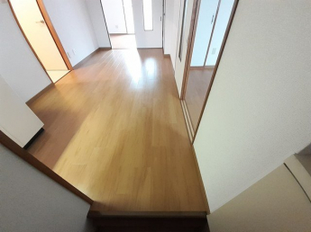 明るい玄関です
