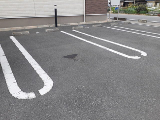駐車場があるので、車を買う予定の方も安心です