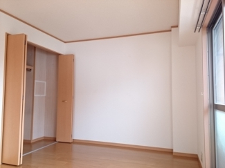 ゆったり過ごせる居間です