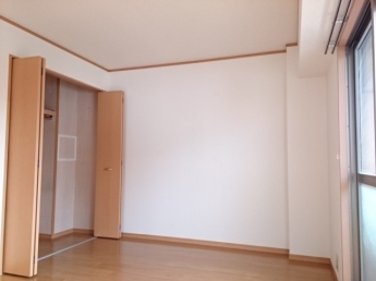 ゆったり過ごせる居間です