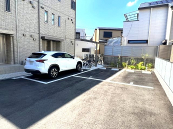 【駐車場】