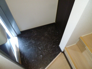 シンプルで使いやすい玄関です