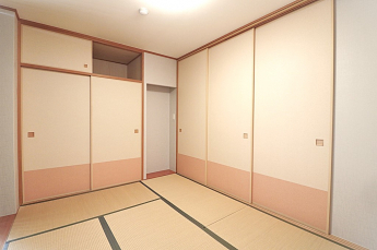 来客時にも便利な和室付き