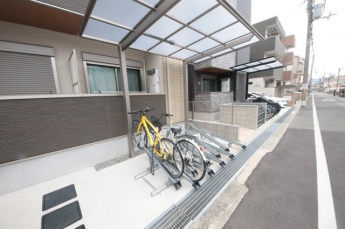 駐車場に車を止められます