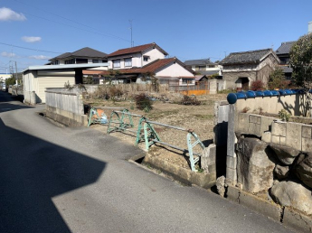 【前面道路含む現地写真】
