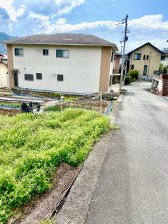 【前面道路含む現地写真】