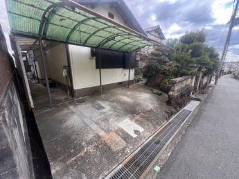 駐車場に車を止められます