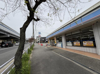 ローソン須磨東町四丁目店まで74m