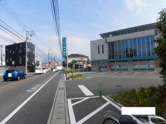 伊予銀行福音寺支店まで991m