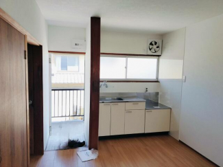 松山市東長戸３丁目のアパートの画像