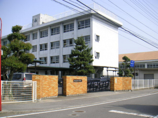 松山市立鴨川中学校まで463m