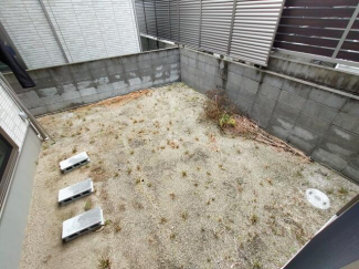 お庭：南側にあります
