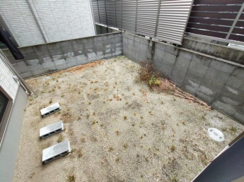 お庭：南側にあります