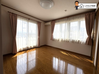全居室に収納を完備しておりますので、いつでもお部屋をすっきりとお使い頂けそうです。自分好みのインテリアやレイアウトを考えるのも楽しみです♪