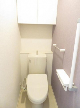 コンパクトで使いやすいトイレです