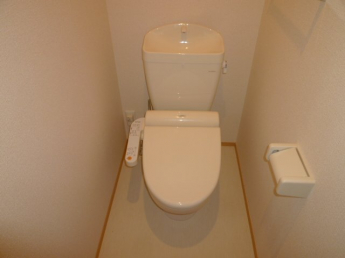 落ち着いた色調の洋室です