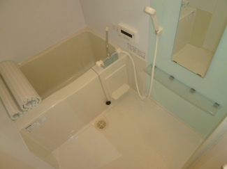 コンパクトで使いやすいお風呂です