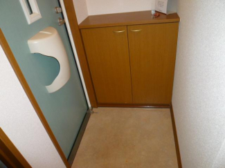 毎日通る玄関はこちらです