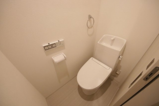 コンパクトで使いやすいトイレです