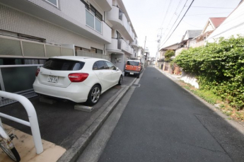 【駐車場】