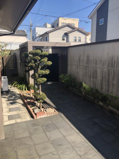 玄関アプローチ