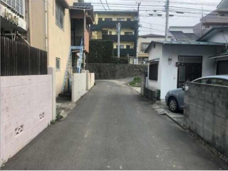 西側前面道路北側より撮影