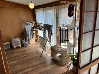 東側内テラス５帖