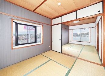 6帖4.5帖続き和室の6帖和室はLDKに組み入れ、4.5帖和室は洋室への変更を予定しています