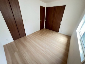 【寝室】