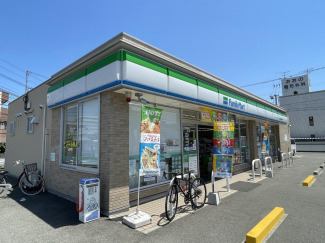 ファミリーマート松山土居田駅前店まで305m