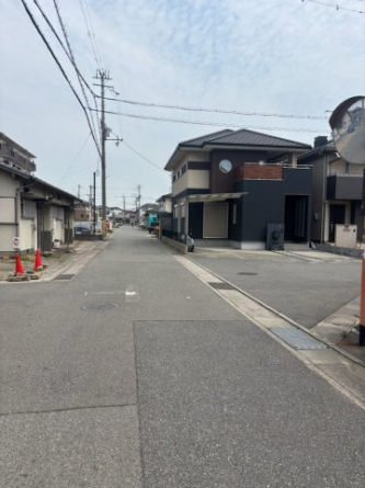 【前面道路含む現地写真】