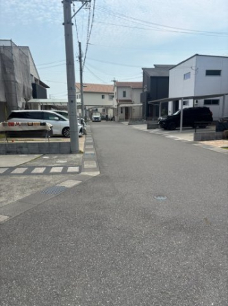 【前面道路含む現地写真】