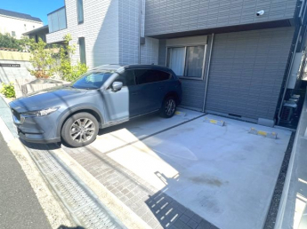 【駐車場】
