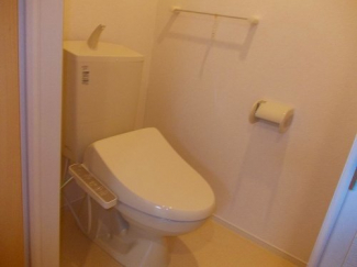 清潔感のあるトイレです