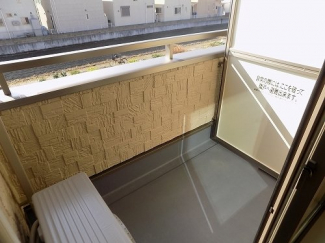 お洗濯にも便利なバルコニー付き