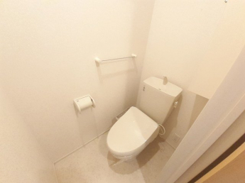 シンプルで使いやすいトイレです
