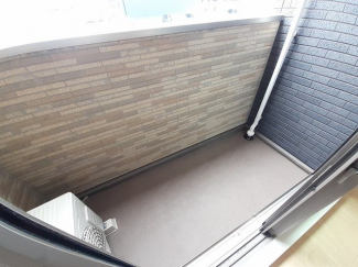 落ち着いた時間を過ごせるバルコニーです