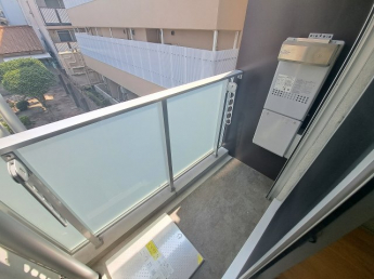 【バルコニー】