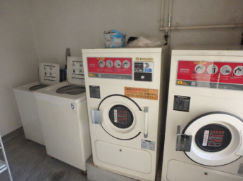 洗濯機と乾燥機です