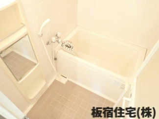 落ち着いた空間のお風呂です