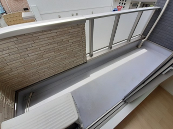 落ち着いた時間を過ごせるバルコニーです