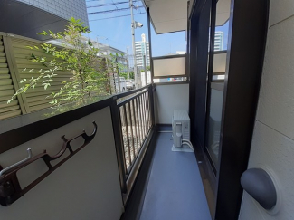 落ち着いた時間を過ごせるバルコニーです