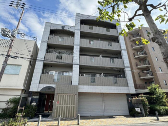 落ち着いた雰囲気の外観です