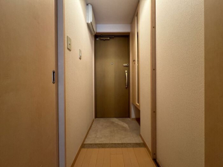 明るい玄関です