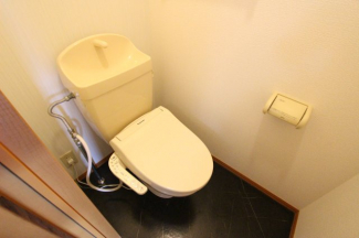 清潔感のあるトイレです