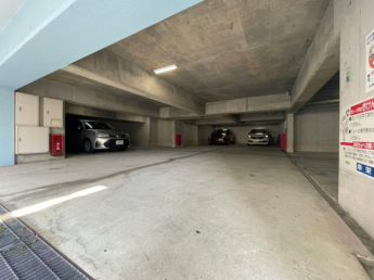 【駐車場】